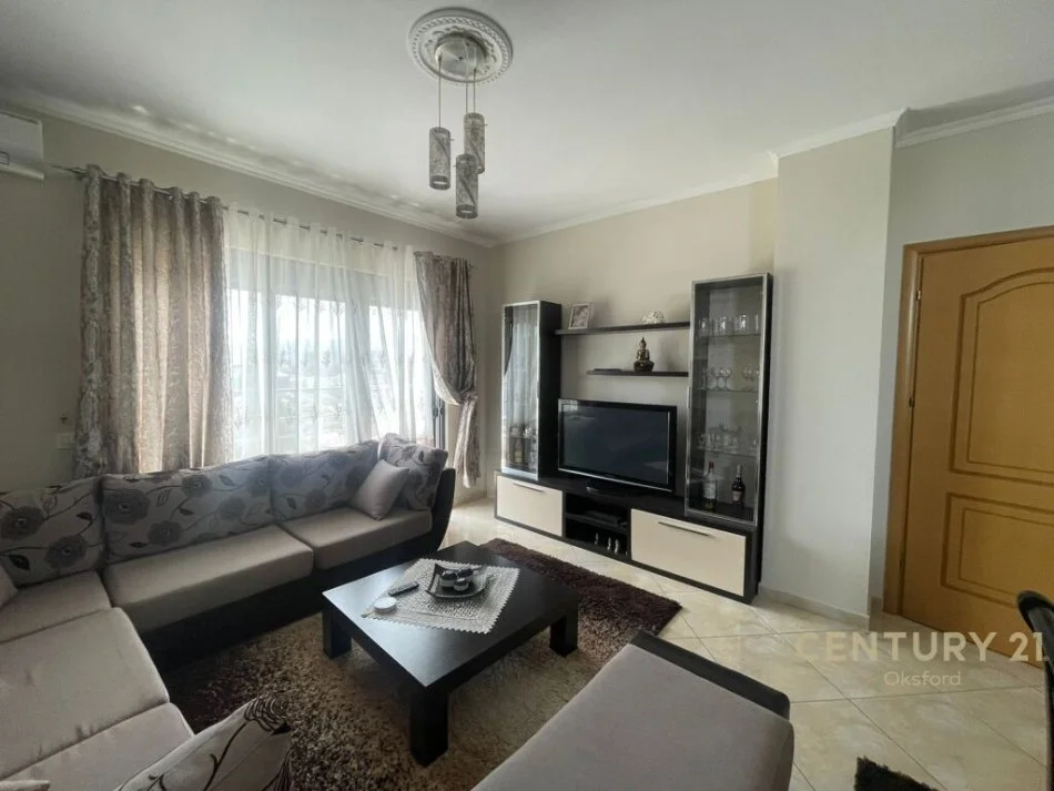 Tirane, jepet me qera apartament 2+1+Ballkon Kati 7, 78 m² 450 € (Joklin Persi)