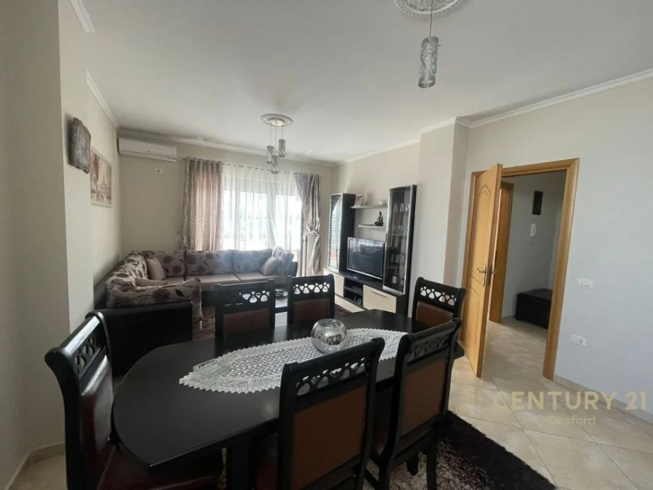 Tirane, jepet me qera apartament 2+1+Ballkon Kati 7, 78 m² 450 € (Joklin Persi)