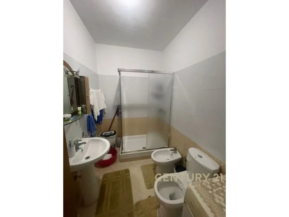 Tirane, jepet me qera apartament 2+1+Ballkon Kati 7, 78 m² 450 € (Joklin Persi)