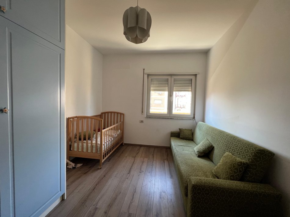 Tirane, shitet apartament 2+1 , (Rruga Don Bosko)