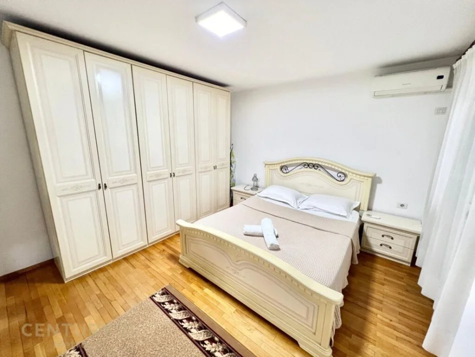 Tirane, shitet apartament 2+1+Ballkon Kati 2, 125 m² 312.500 € (BLLOK)