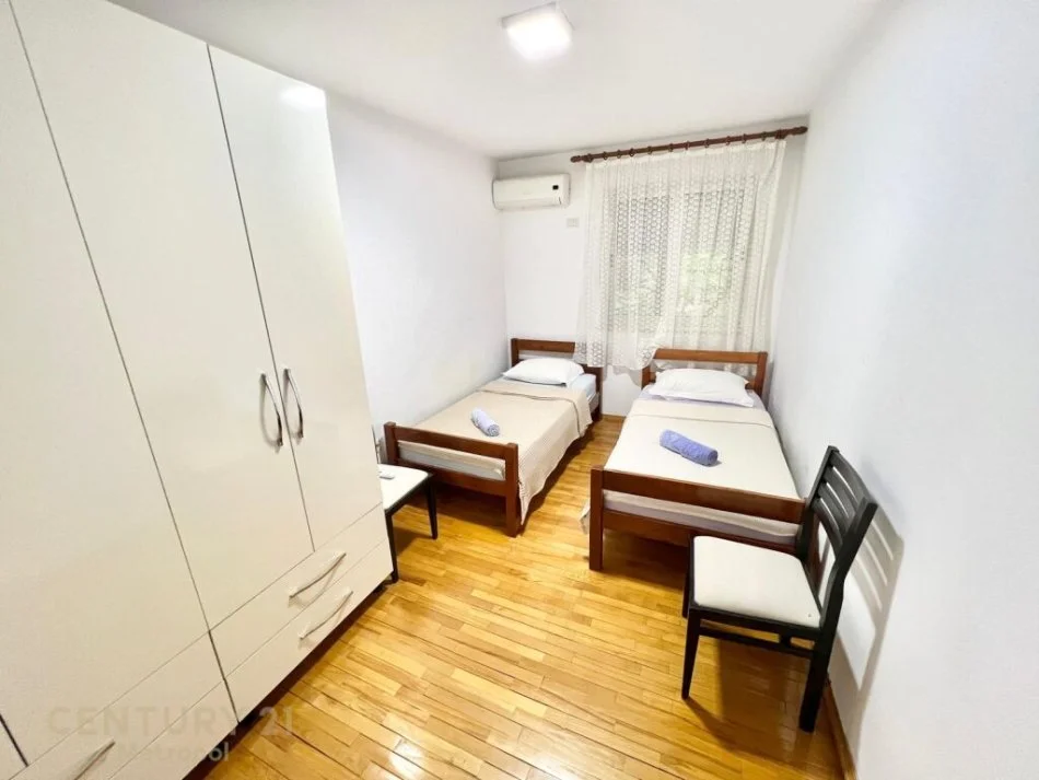 Tirane, shitet apartament 2+1+Ballkon Kati 2, 125 m² 312.500 € (BLLOK)