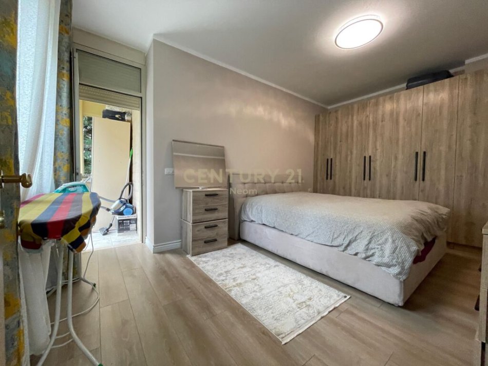 Tirane, jap me qera apartament 1+1 , 70 m² 550 € (Liqeni i Thatë)