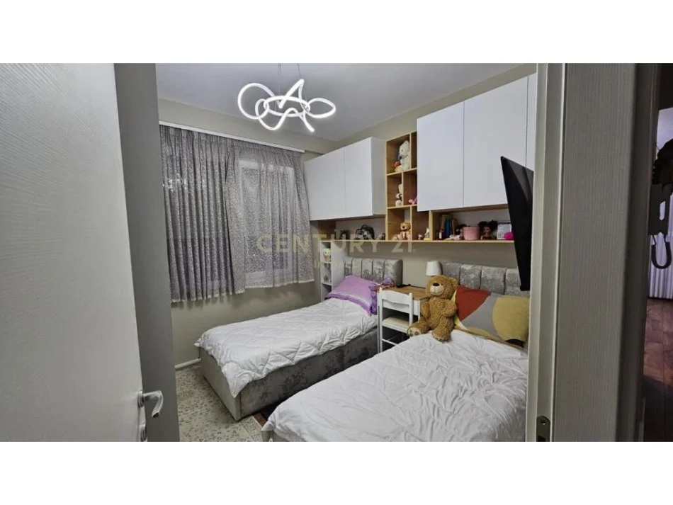 Tirane, shitet apartament 2+1 Kati 3, 86 m² 160,000 € 