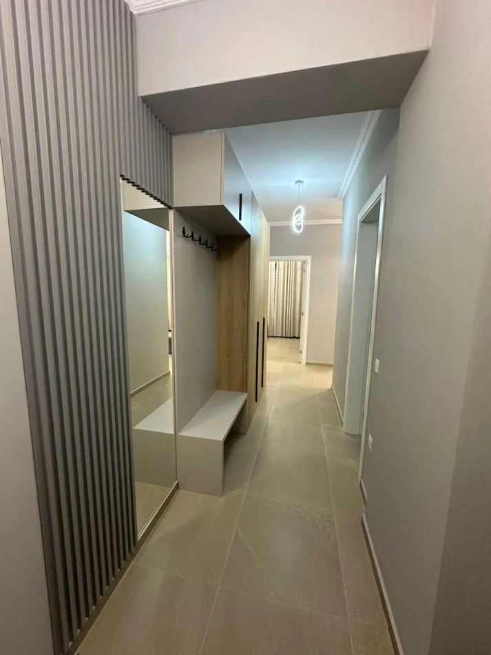 Tirane, jepet me qera apartament 2+1+Aneks+Ballkon Kati 2, 110 m² 1.100 € 