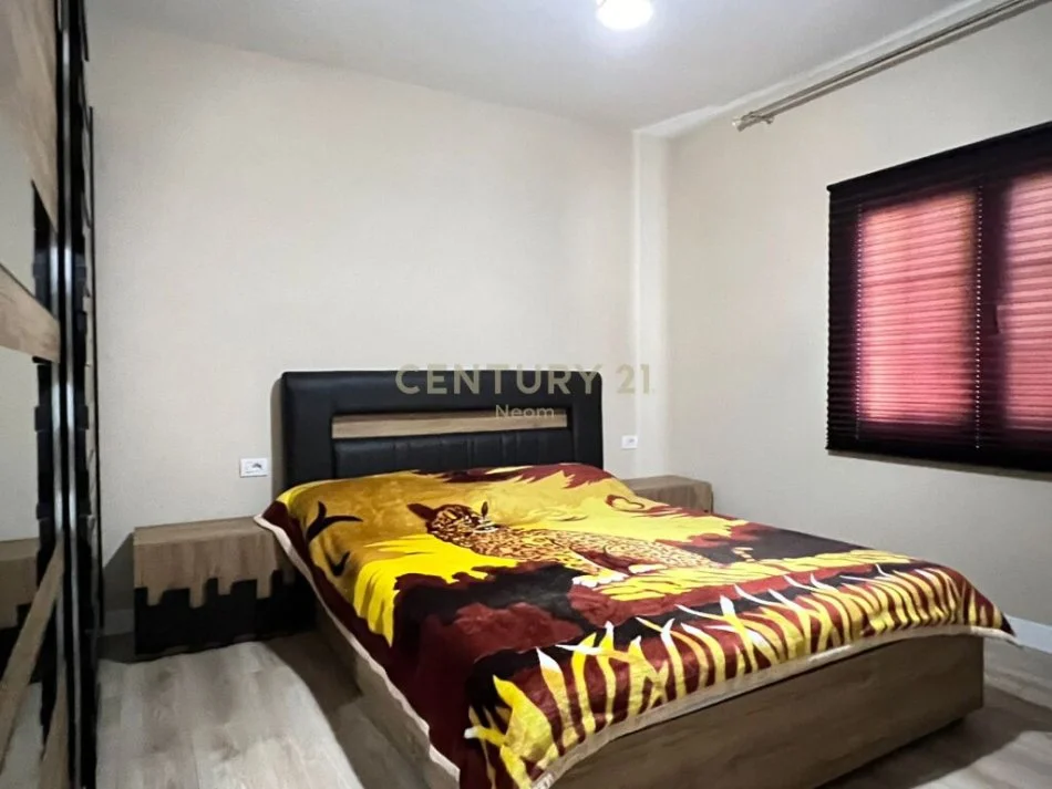 Tirane, shitet Vile 4+1 Kati 2, 360 m² 470.000 € (SAUK)