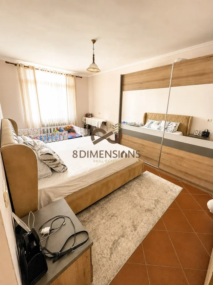 Shitet apartament 1+1 tek Fusha e Ali Demit D8141Z-27