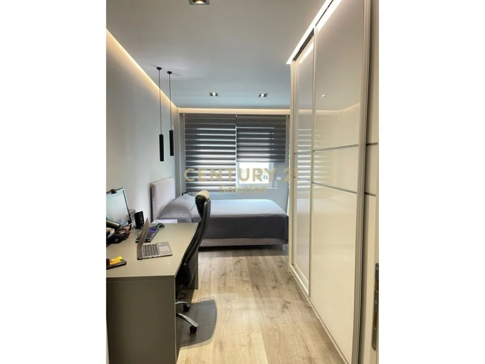 Tirane, jepet me qera apartament 2+1+Ballkon Kati 2, 115 m² 800 € (kika 2)