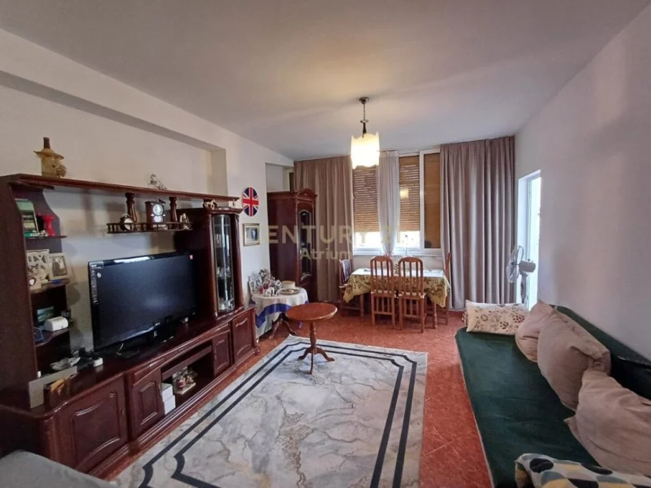 Tirane, shitet apartament Kati 9, 63 m² 80.000 € 