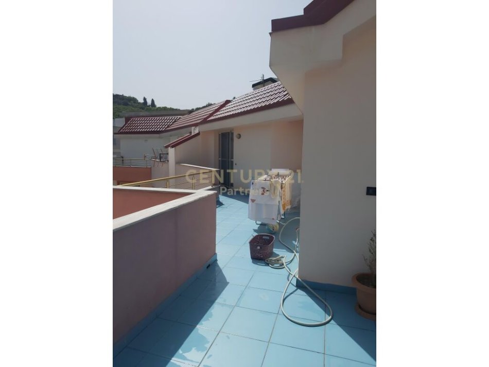 Tirane, shitet apartament 2+1+Ballkon Kati 6, 116 m² 115.000 € (&quot;Muhamet Deliu&quot; tek Fresku, stacioni parafundit i Porcelanit)