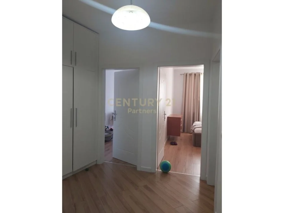 Tirane, shitet apartament 2+1+Ballkon Kati 6, 116 m² 115.000 € ("Muhamet Deliu" tek Fresku, stacioni parafundit i Porcelanit)