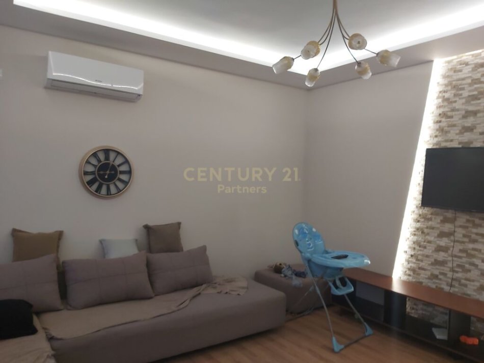 Tirane, shitet apartament 2+1+Ballkon Kati 6, 116 m² 115.000 € (&quot;Muhamet Deliu&quot; tek Fresku, stacioni parafundit i Porcelanit)