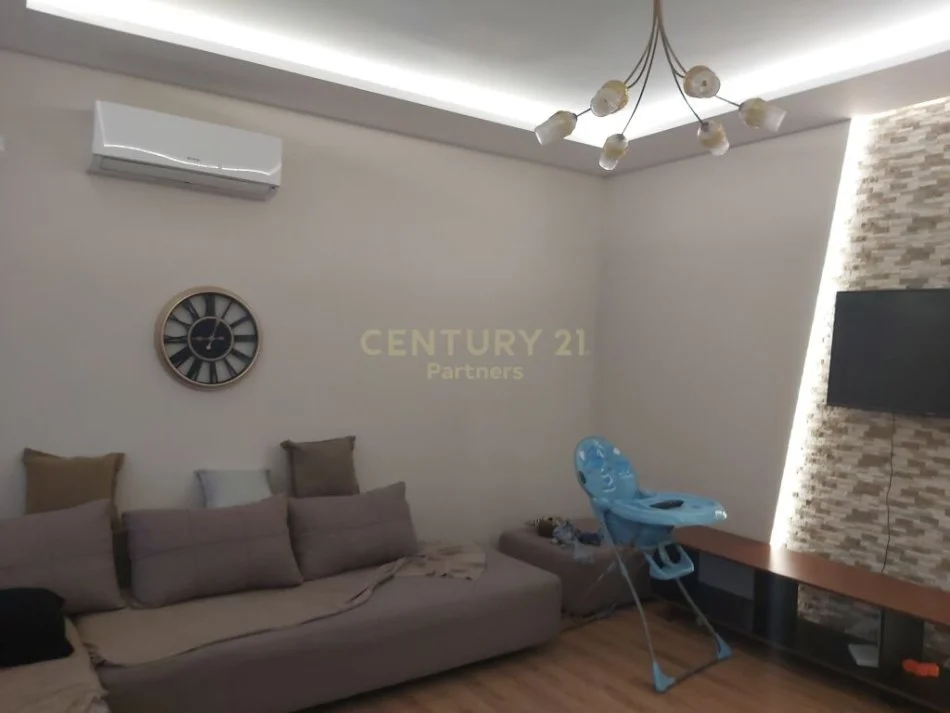 Tirane, shitet apartament 2+1+Ballkon Kati 6, 116 m² 115.000 € ("Muhamet Deliu" tek Fresku, stacioni parafundit i Porcelanit)