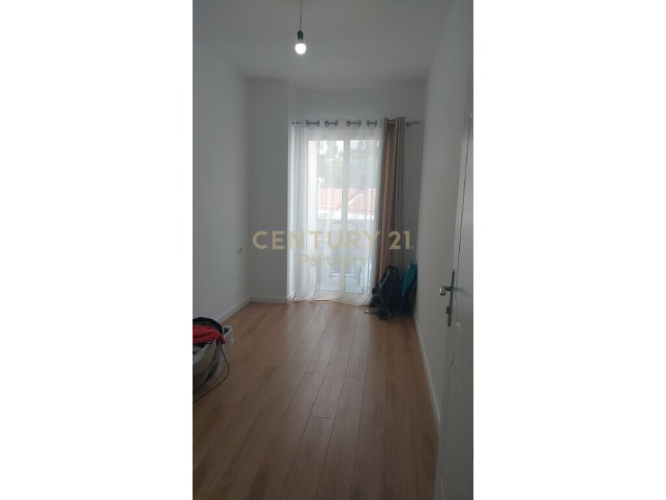Tirane, shitet apartament 2+1+Ballkon Kati 6, 116 m² 115.000 € (&quot;Muhamet Deliu&quot; tek Fresku, stacioni parafundit i Porcelanit)