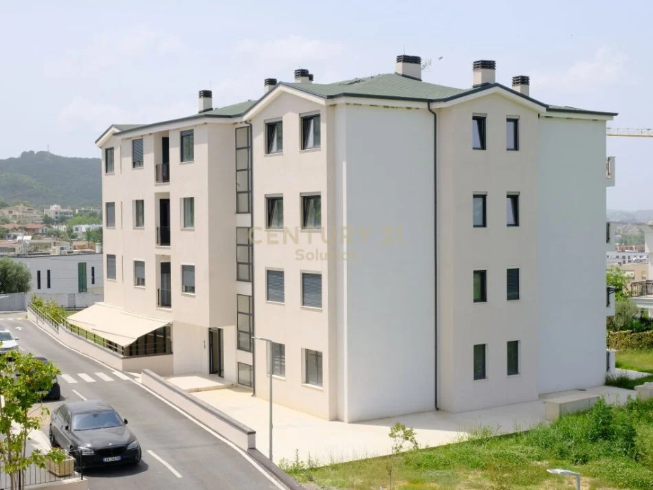 Tirane, shitet 2+1+Ballkon Kati 3, 124 m² 230.000 € (LIQENI I THATE)