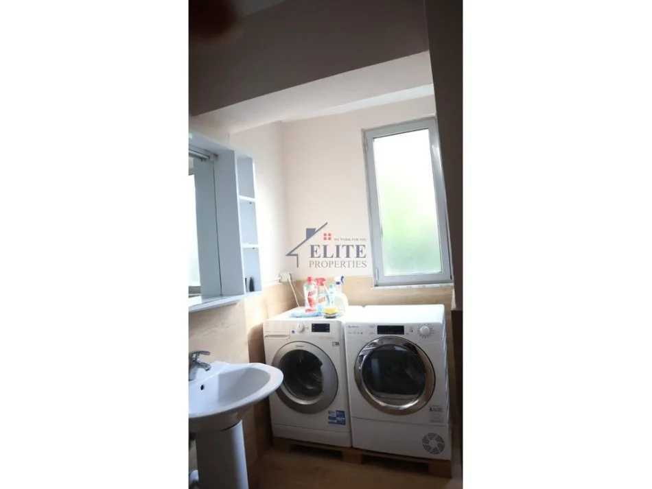 Tirane, jepet me qera apartament 2+1+Ballkon Kati 2, 75 m² 550 € (Rruga e Dibres)