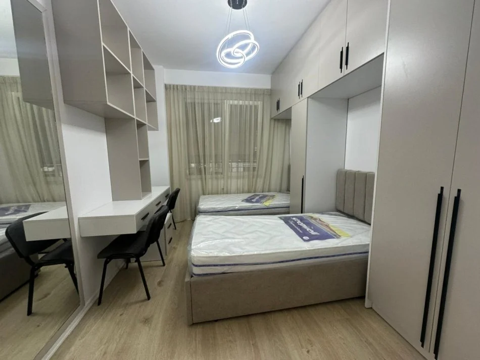 Tirane, jepet me qera apartament 2+1+Ballkon Kati 3, 100 m² 1.200 € 