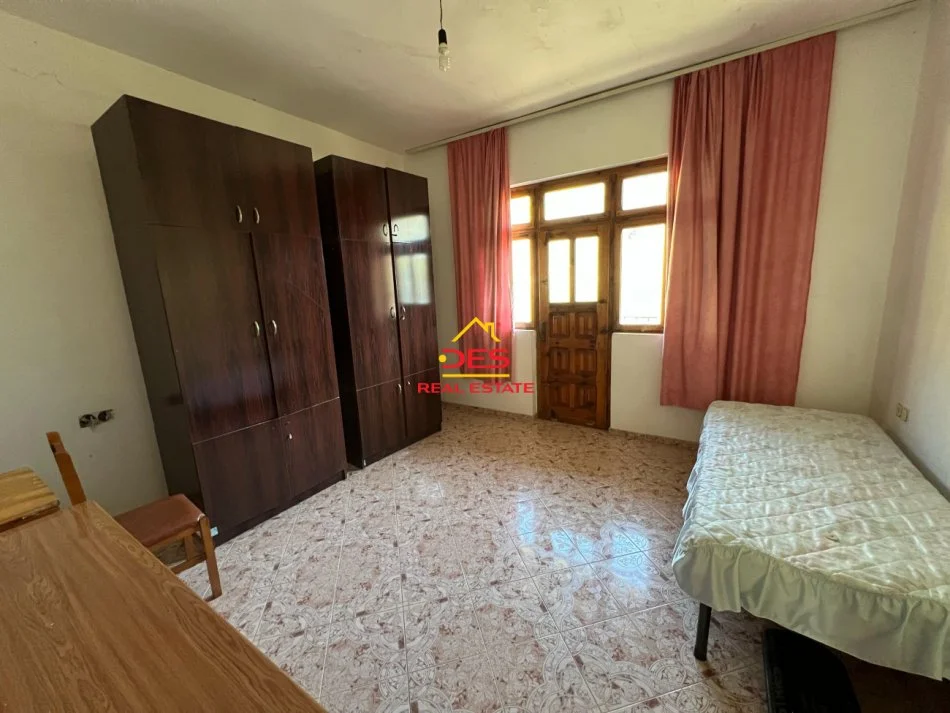 Vlore, shitet shtepi 2+1+Ballkon Kati 0, 243 m² 90.000 € (Armen, Vlorë)