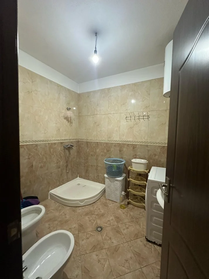 Shqiperi, jepet me qera apartament 1+1 , 67 m² 350 € (Nela 6)