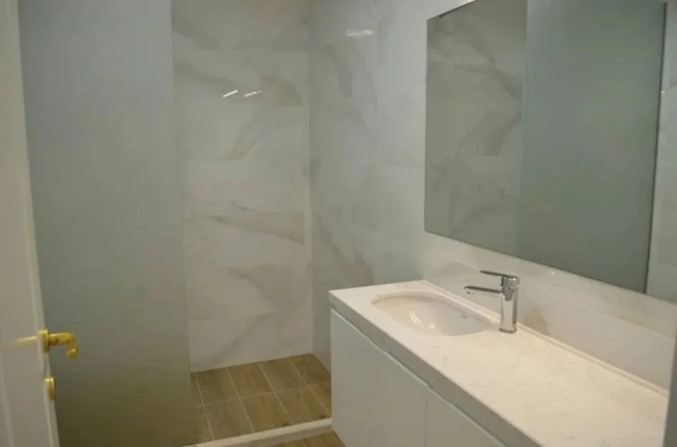 Tirane, jepet me qera apartament 2+1+Aneks Kati 5, 1 m² 1.500 € (liqeni artificial)