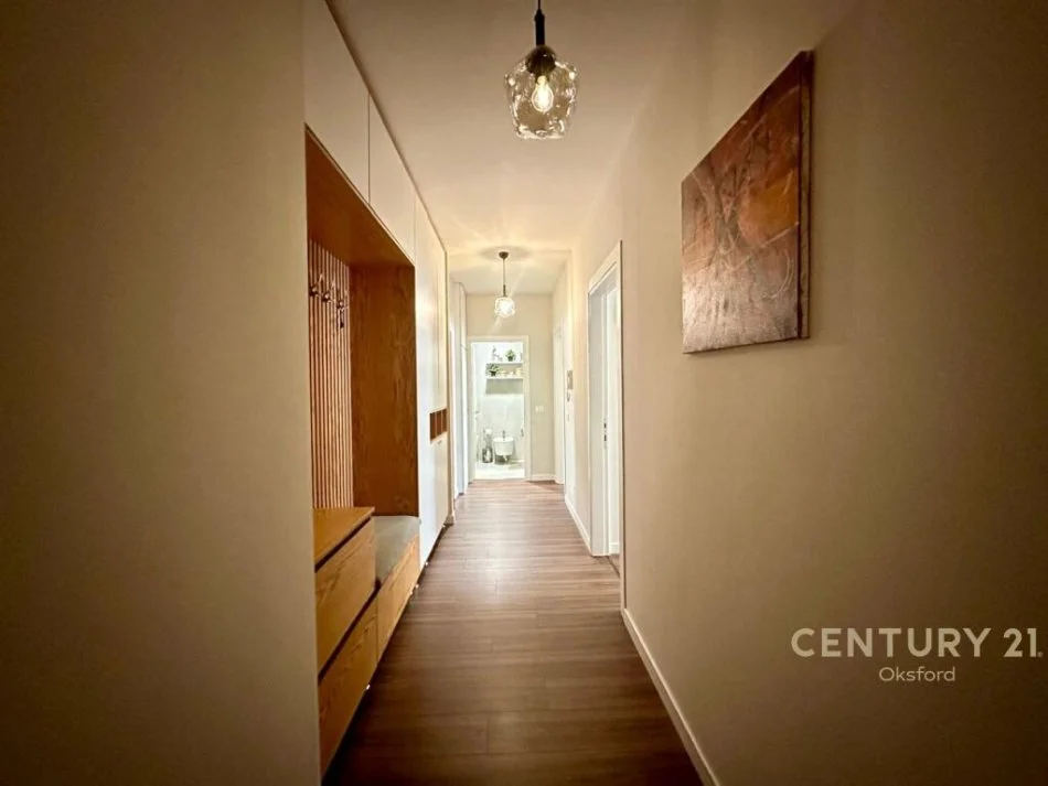 Tirane, jepet me qera apartament 2+1 Kati 2, 113 m² 900 € 