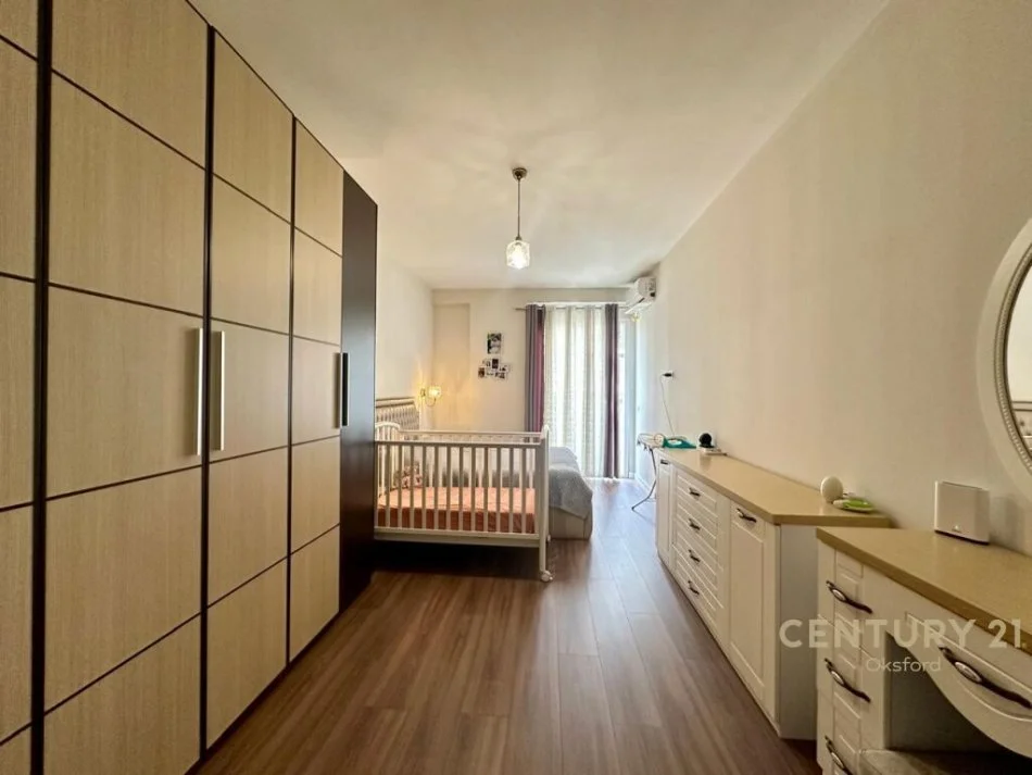 Tirane, jepet me qera apartament 2+1 Kati 2, 113 m² 900 € 