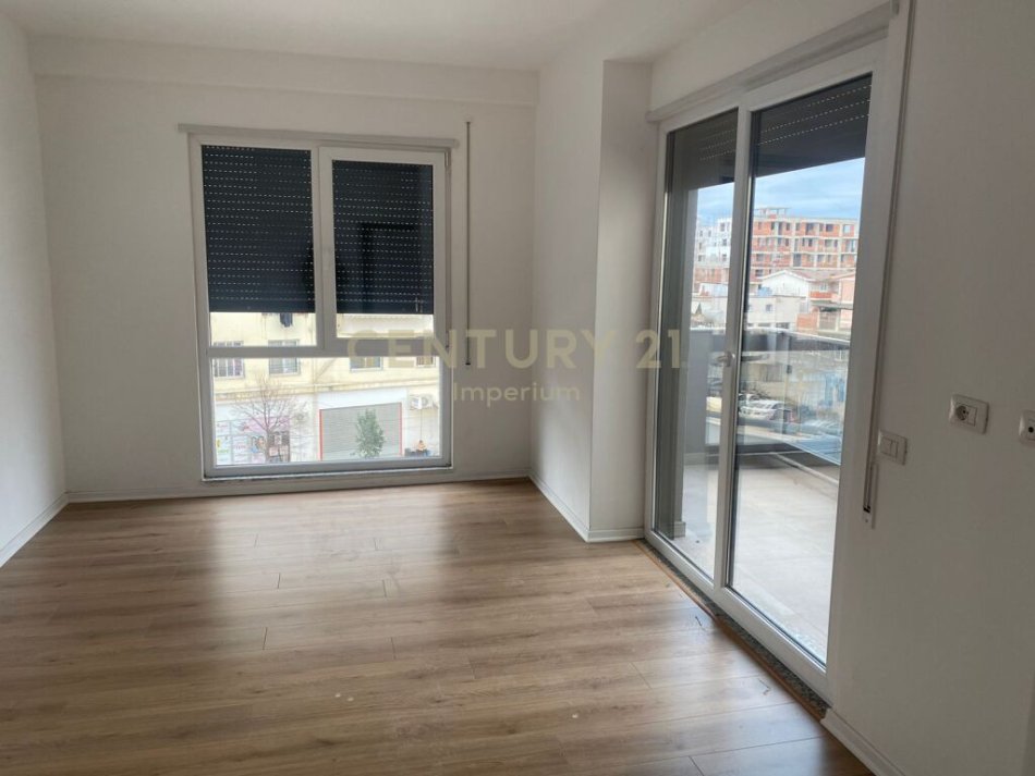 Tirane, shitet apartament 2+1 Kati 5, 80 m² 124.000 € (Unaza e re Astir)