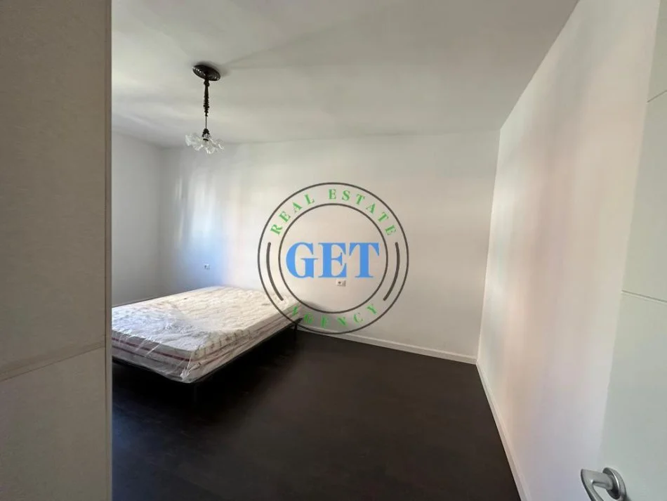 Durres, jepet me qera apartament 2+1 Kati 4, 400 € 