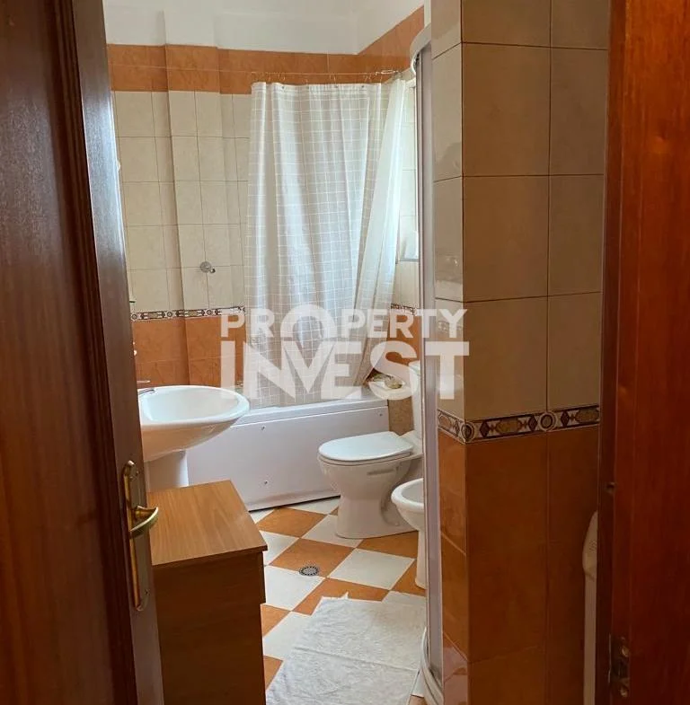 Tirane, jepet me qera Dublex , 150 m² 800 € (FROSINA PLAKU)