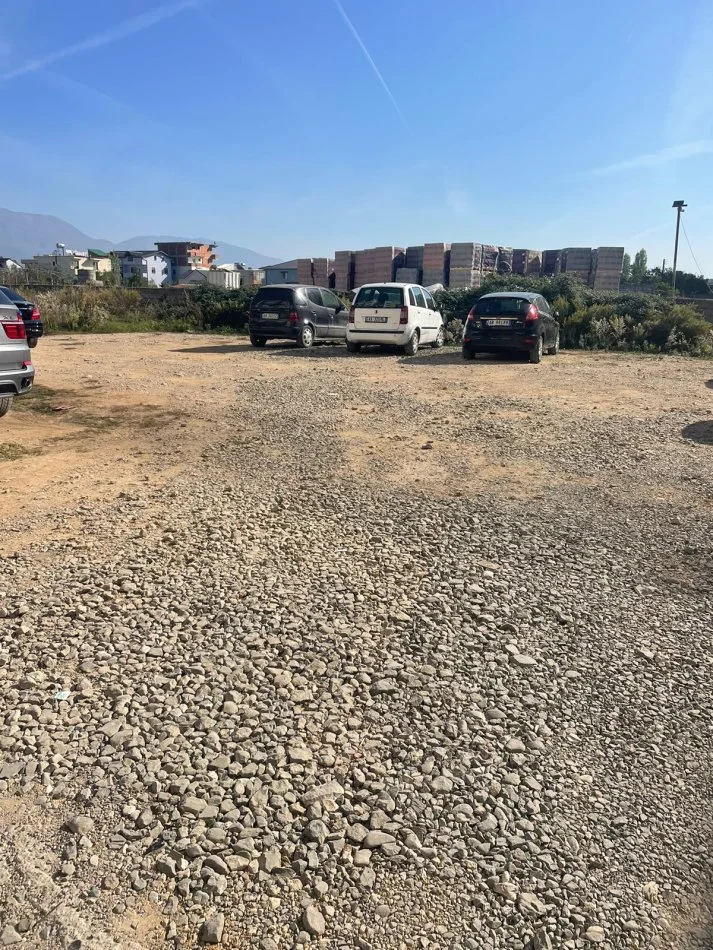 Tirane, jepet me qera lokal Kati 0, 500 € 