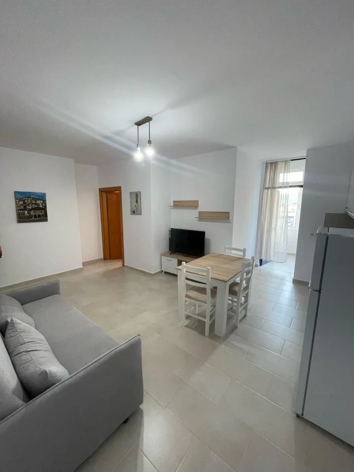 Tirane, jepet me qera apartament 1+1+Ballkon Kati 8, 78 m² 550 € (Rruga e Kavajes)