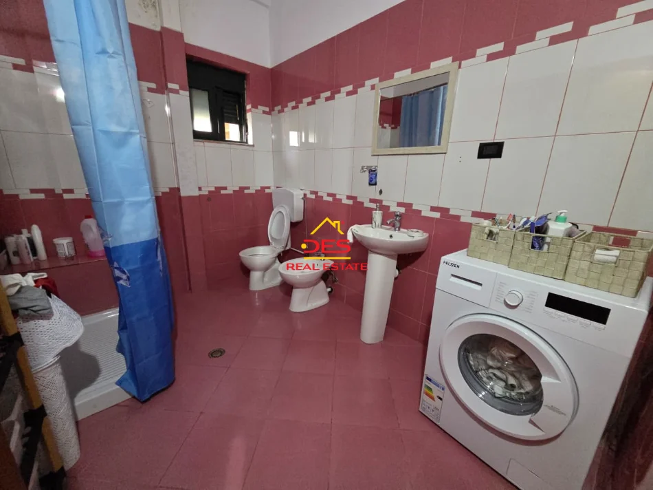 Vlore, shitet apartament 2+1+Ballkon Kati 3, 128 m² (Rruga Sadik Zotaj)