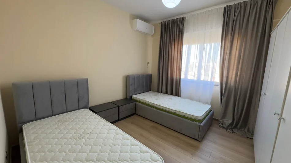 Tirane, jepet me qera apartament 1+1 Kati 5, 65 m² 600 € (Globe)