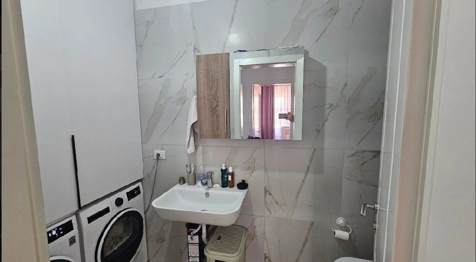 Tirane, shitet apartament 2+1 Kati 5, 105 m² 190.000 € 
