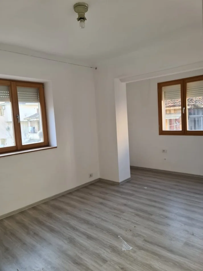 🔱APARTAMENT 1+1 NE SHITJE TEK 21 DHJETORI