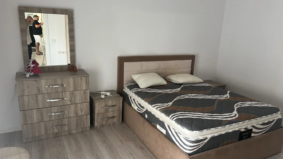 Tirane, jepet me qera apartament 1+1 Kati 4, 85 m² 500 € (5 Maji mbrapa Concord Center)