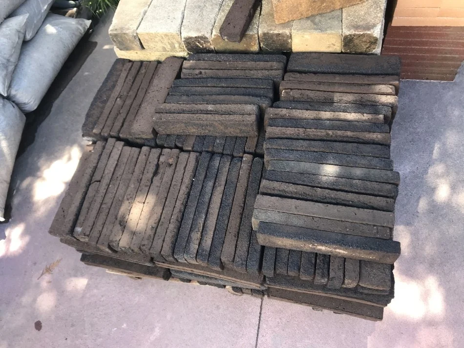 Tirane, shes Tulla antike balte, Tulla xhami, Tulla balte veshje ambjentesh, oxhaqe, furra, Tulla shamat zjarrduruese, etj 10 €