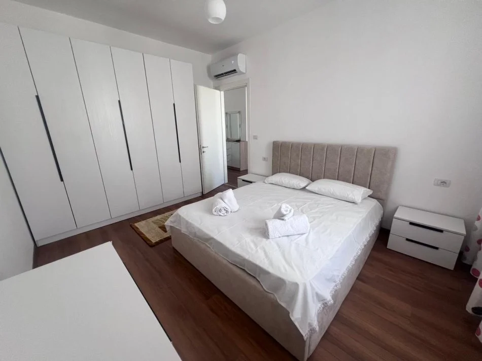 Tirane, jepet me qera apartament 1+1+Ballkon Kati 5, 65 m² 550 € (Rruga Albanopoli Kompleksi Panorama)