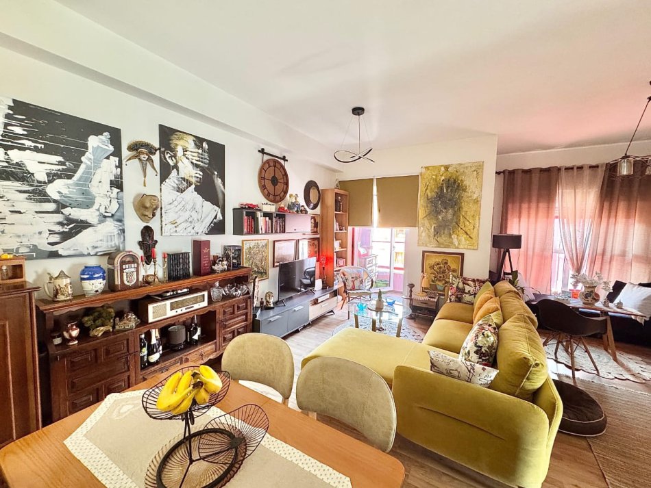 Tirane, shitet apartament 2+1+Ballkon Kati 5, 71 m² 130.000 € (ali demi)