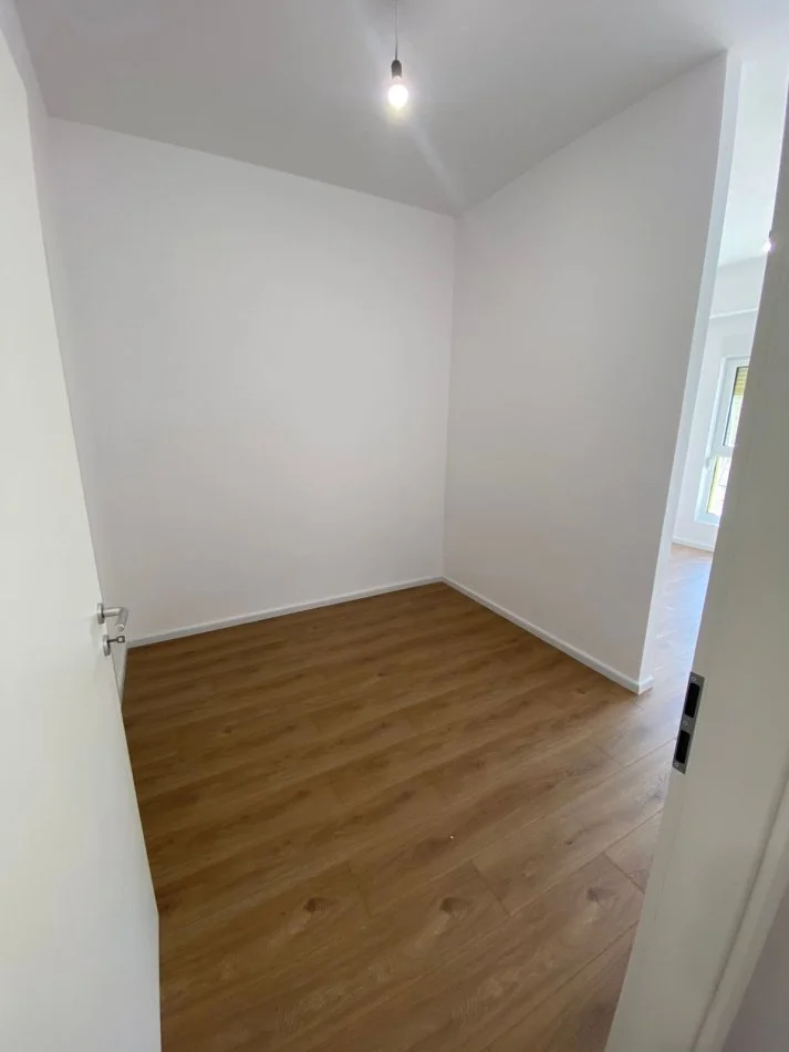 Tirane, jepet me qera apartament 2+1+Ballkon Kati 0, 87 m² 350 € (Rezidenca Kaimi, Ali Dem) OPP53150