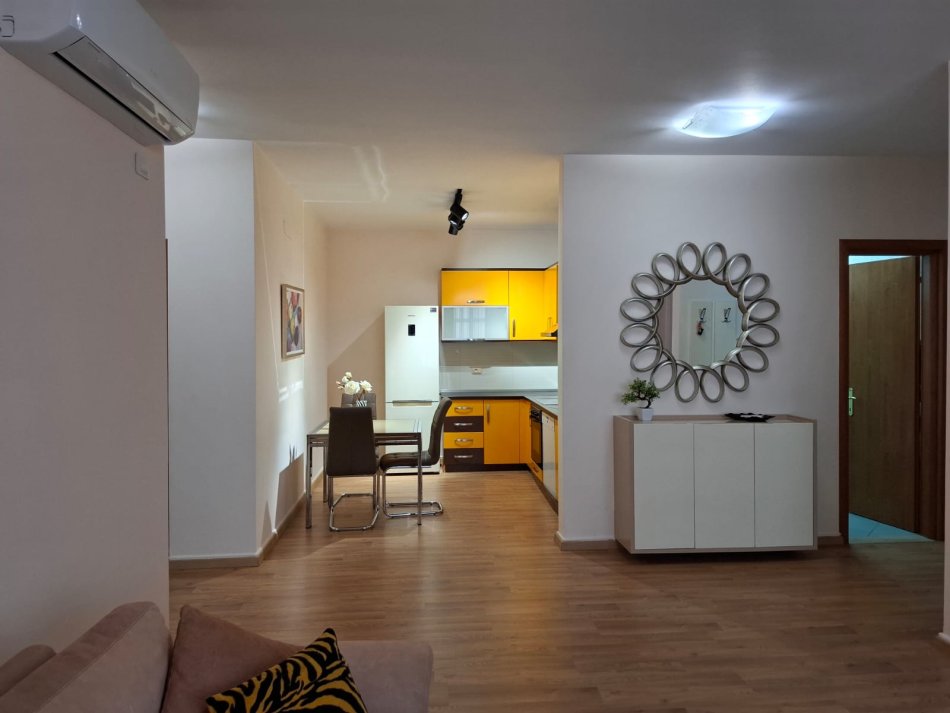 Tirane, jepet me qera apartament 2+1+Ballkon Kati 3, 115 m² 800 € (Kopshti Zoologjik)