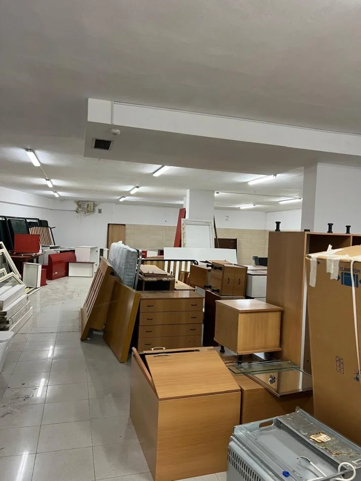 Tirane, jepet me qera ambjent biznesi , 250 m² 1.000 € (Kodra e Diellit)