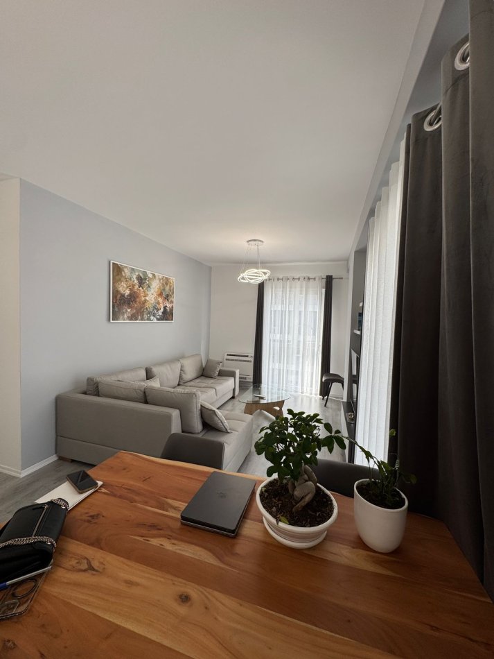 Tirane, jepet me qera apartament 2+1 Kati 5, 79 m² 400 € (Univers City)