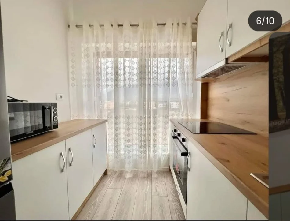 Tirane, jepet me qera apartament 1+1 Kati 5, 65 m² 450 € (Ali dem)