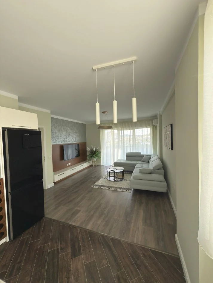 Tirane, shitet apartament 2+1+Ballkon Kati 5, 118 m² 155.000 € (LONI LIGORI)