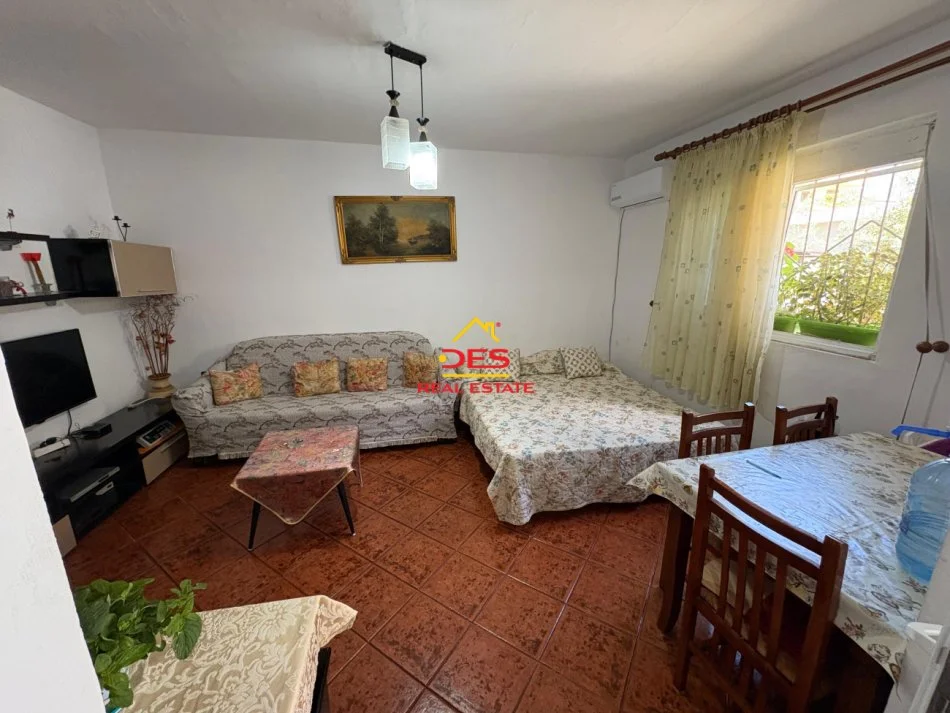 Vlore, jepet me qera garsonier Kati 0, 50 m² 150 € (Rruga Osman Haxhiu)