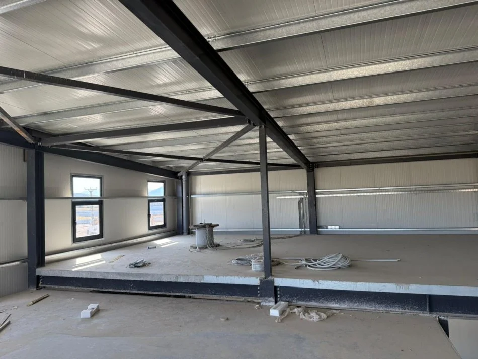 Tirane, jepet me qera ambjent biznesi Kati 0, 1.100 m² 3.500 € (Vaqarr)