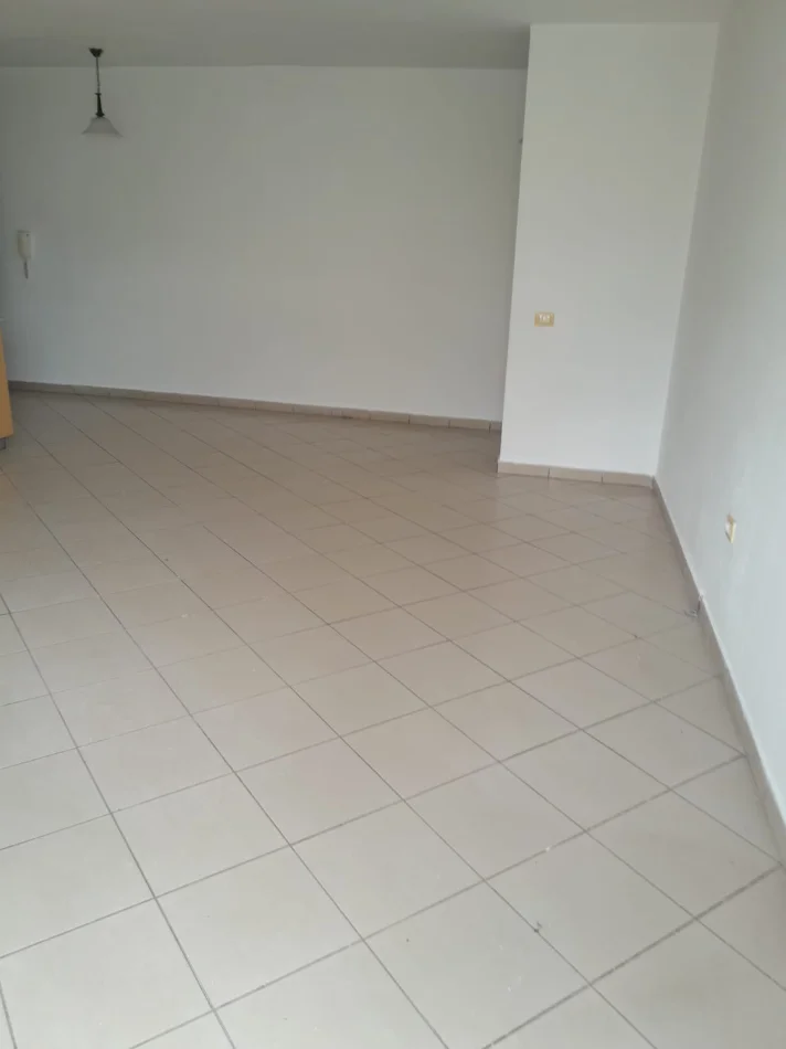 Tirane, jepet me qera apartament 2+1 Kati 5, 100 m² 450 € (Kristal Center)