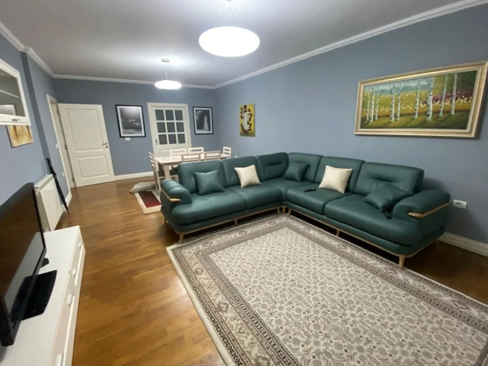 jepet me qera apartament 2+1+Ballkon Liqeni artificialKati 2, 100 m² 1.000 €