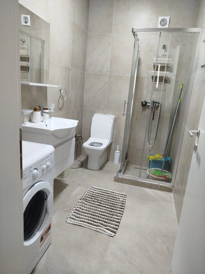Durres, jepet me qera apartament 1+1+Ballkon Kati 5, (Qender Durres)